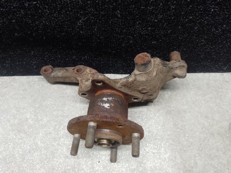 Маточина колеса задня ліва MAZDA 323 BA 94-97 B455-26-15XA — 3