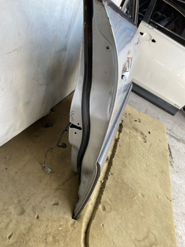 Двері передні праві SSANGYONG REXTON 07-12 6200408015 — 3