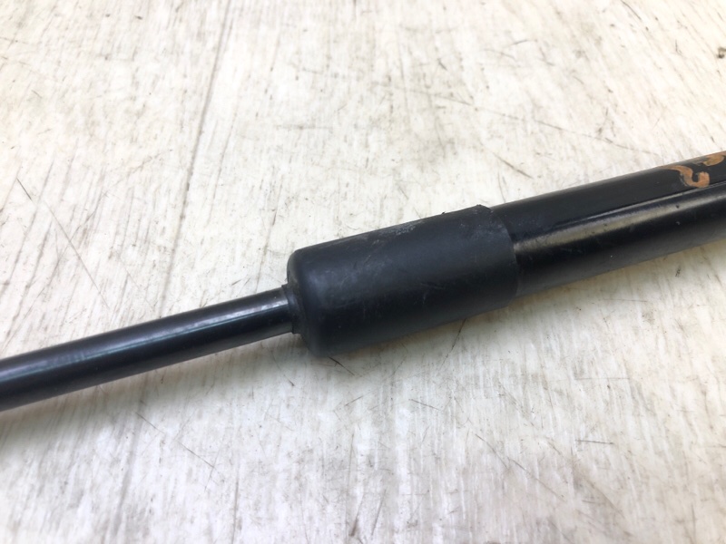 Амортизатор кришки багажника VOLVO S60 10-13 31333202 — 3