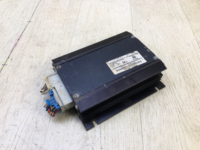 Підсилювач звуку HYUNDAI SANTA FE (SM) 00-06 96390-26700