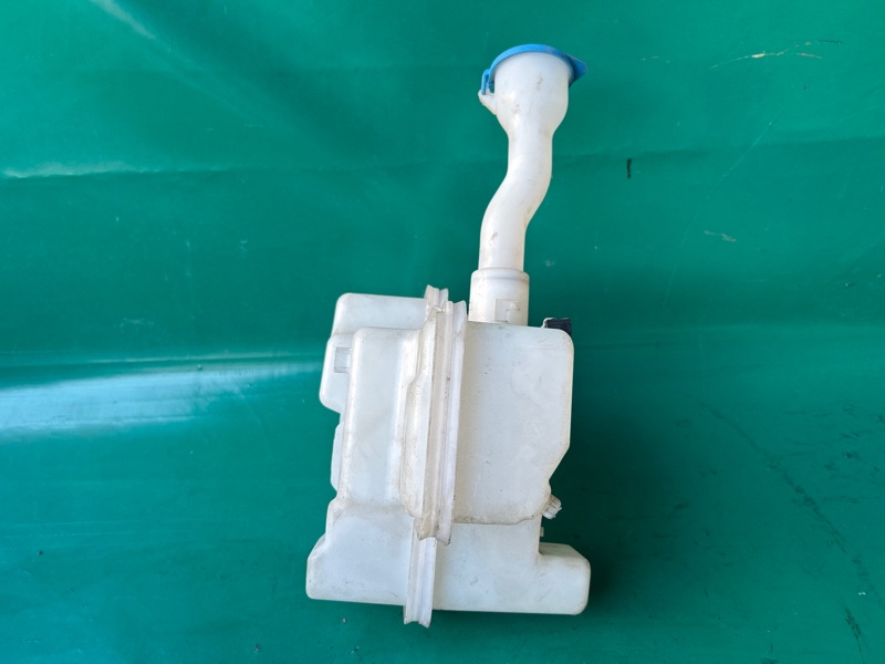 Бачок омивача BMW I3 (I01) 13–22 61 66 7 381 592 — 4