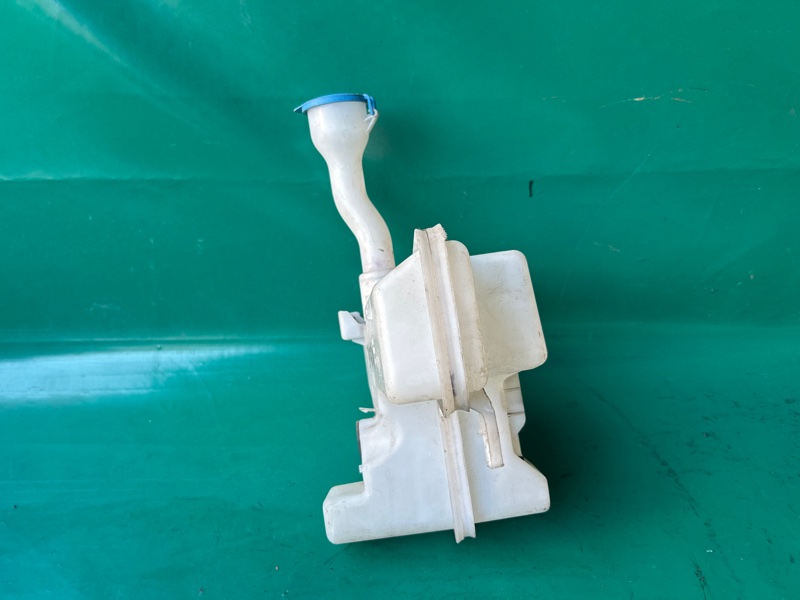 Бачок омивача BMW I3 (I01) 13–22 61 66 7 381 592 — 5