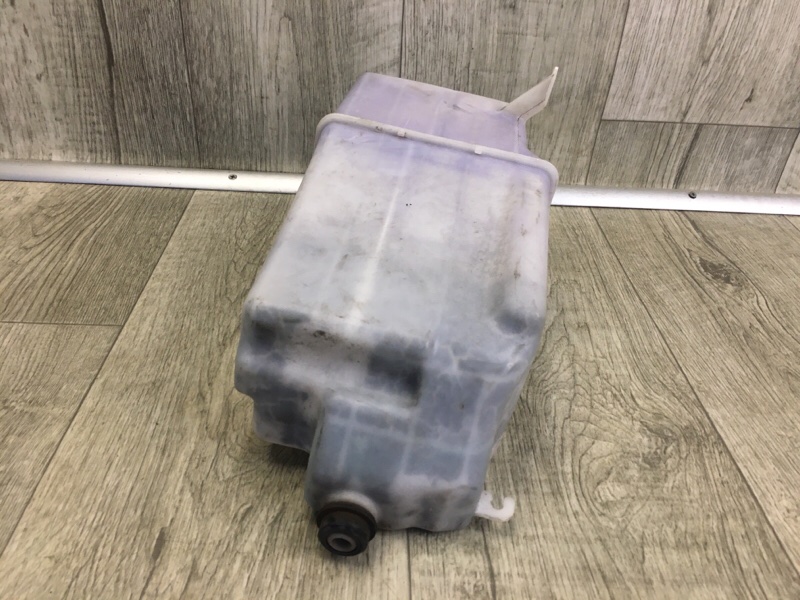 Бачок омивача TOYOTA TACOMA 05-15 85315-04090 — 5