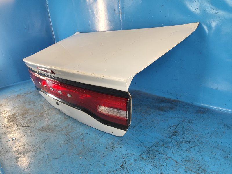 Кришка багажника DODGE CHARGER 11-15 68089362AA — 2