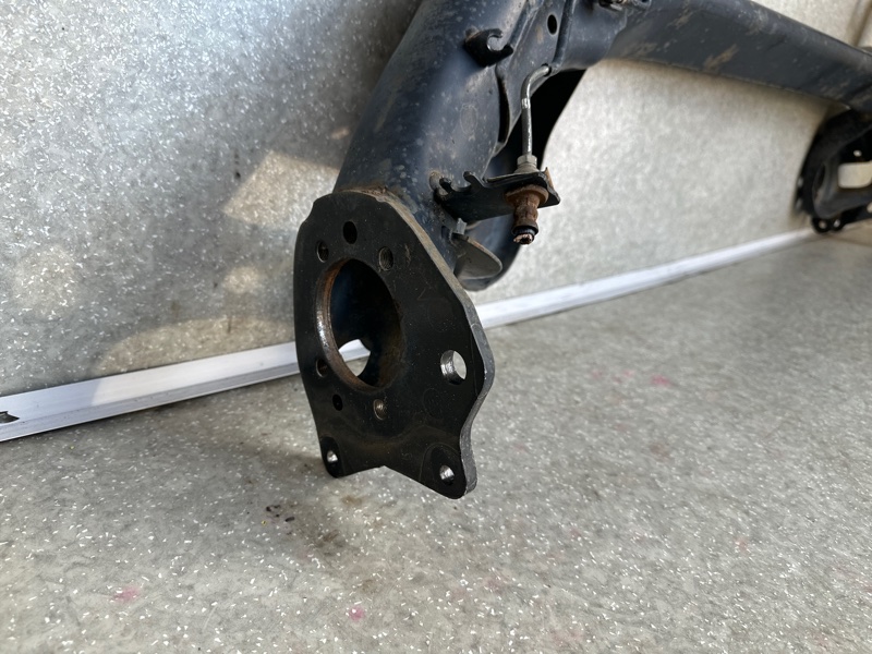 Балка задньої підвіски TOYOTA PRIUS PLUS 11-14 42101-64010 — 4