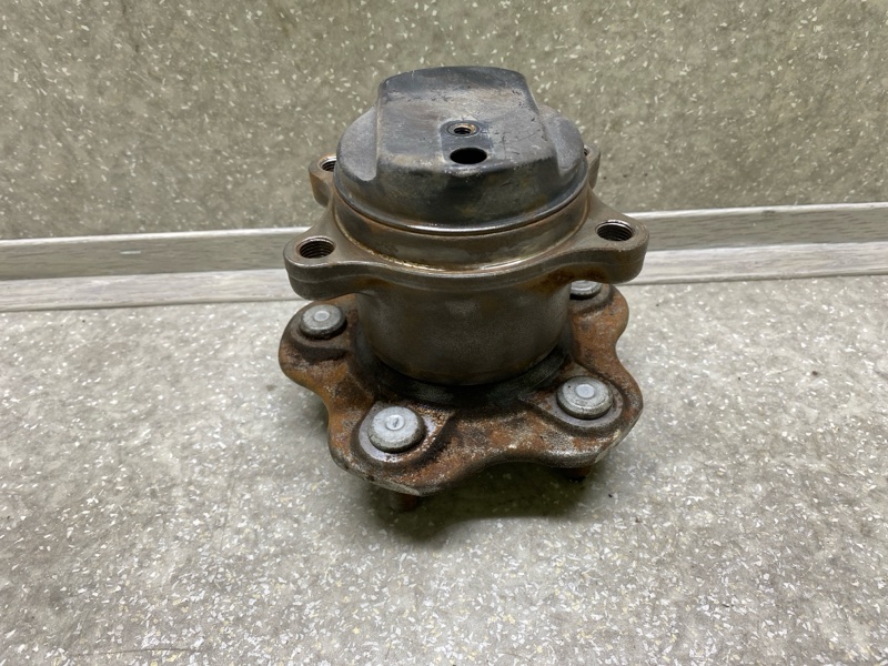 Маточина колеса задня NISSAN SERENA (C26) 10-16 43202-JG000