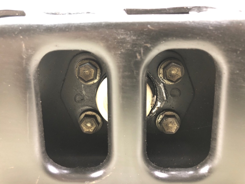 Балка під КПП TOYOTA TACOMA 05-15 5120304030 — 5