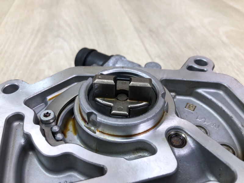 Вакуумний насос MERCEDES C-CLASS W205 16-21 A 270 180 09 01 — 4