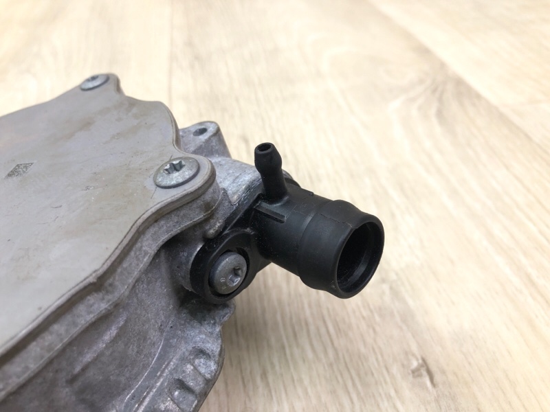 Вакуумний насос MERCEDES C-CLASS W205 16-21 A 270 180 09 01 — 5