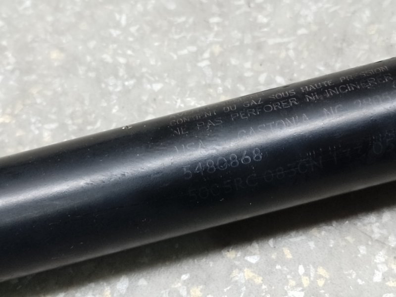 Амортизатор кришки багажника правий CHEVROLET EQUINOX 04-09 15827845 — 3