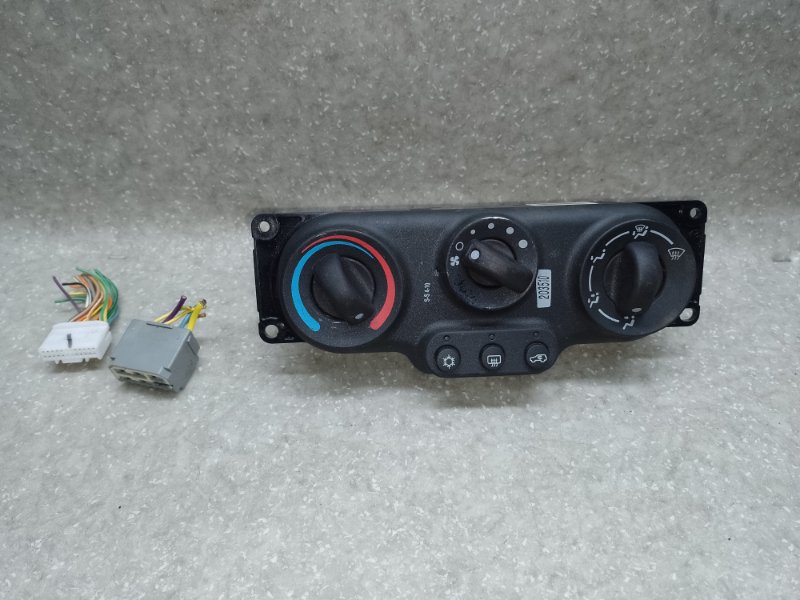 Блок керування піччю CHEVROLET EQUINOX 04-09 19130174