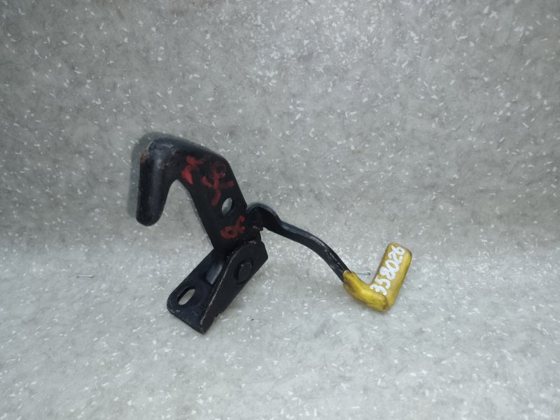 Гак замка капота CHEVROLET EQUINOX 04-09 15799991