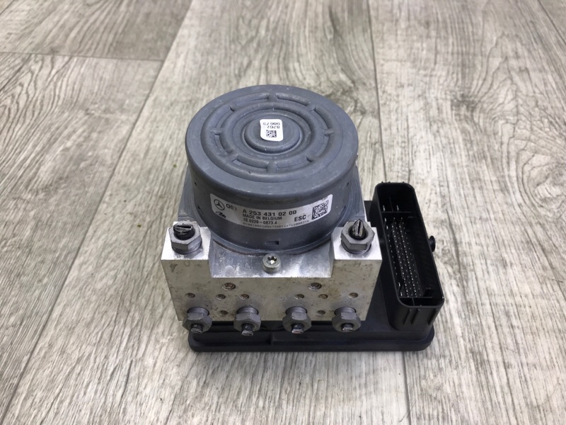 Блок антиблокувальної системи MERCEDES C-CLASS W205 16-21 A 253 431 05 00 — 3