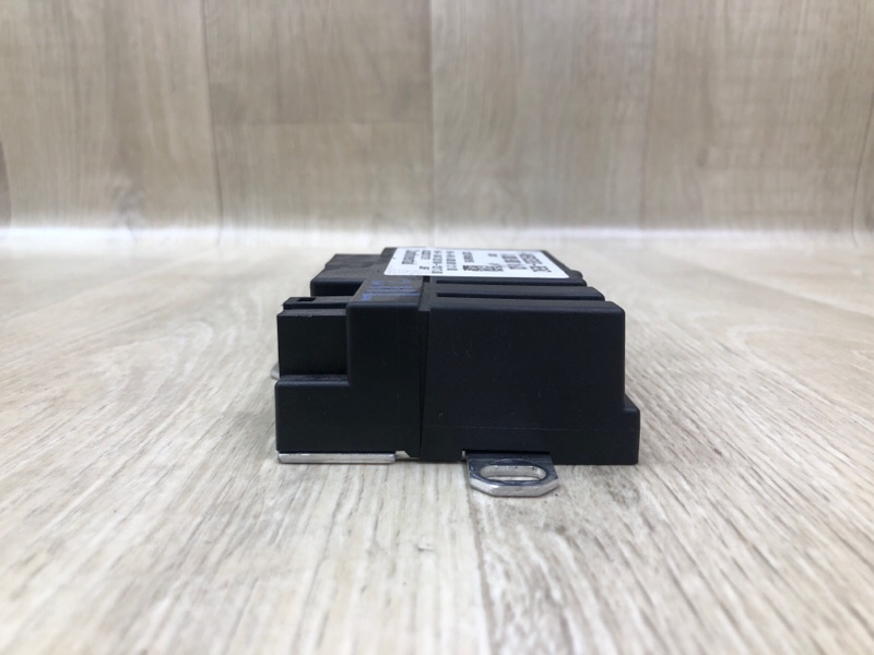 Блок керування паливним насосом MERCEDES GL-CLASS X166 12-16 A 000 900 18 03 — 4