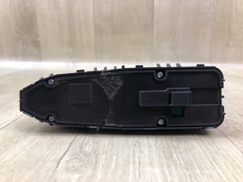Блок керування склопідіймачами MERCEDES C-CLASS W205 16-21 A 205 905 68 11 9051 — 4