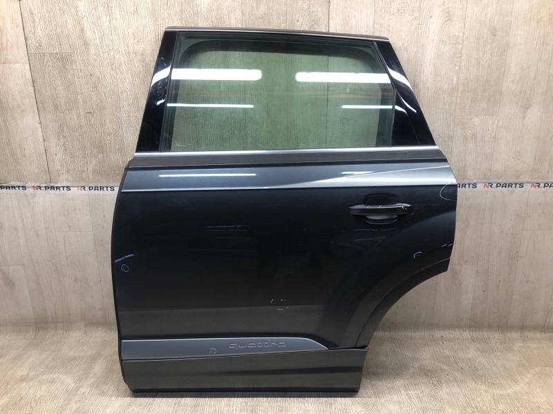 Двері задні ліві AUDI Q7 15-19 4M0833051E