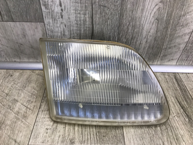 Фара права FORD EXPEDITION 97-02 F75Z-13008-AC