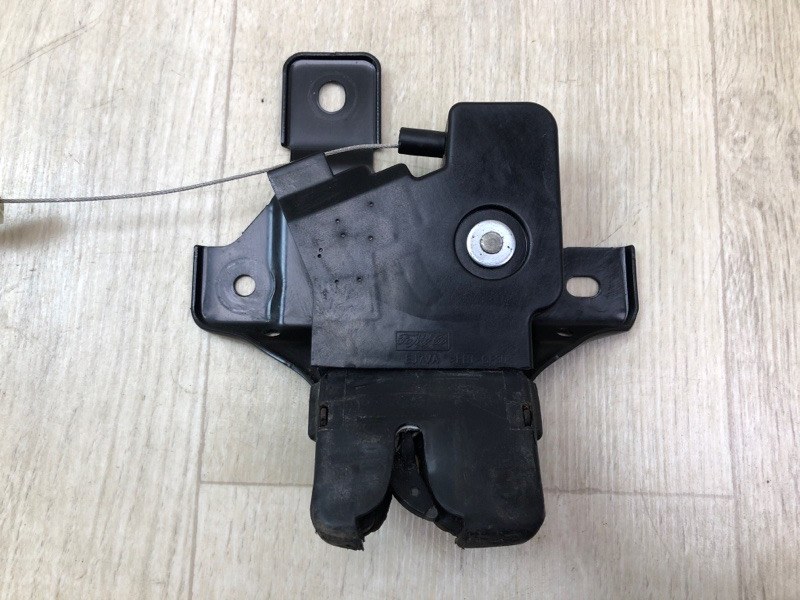 Замок кришки багажника FORD TAURUS 10-19 DA5Z-5443200-A — 2