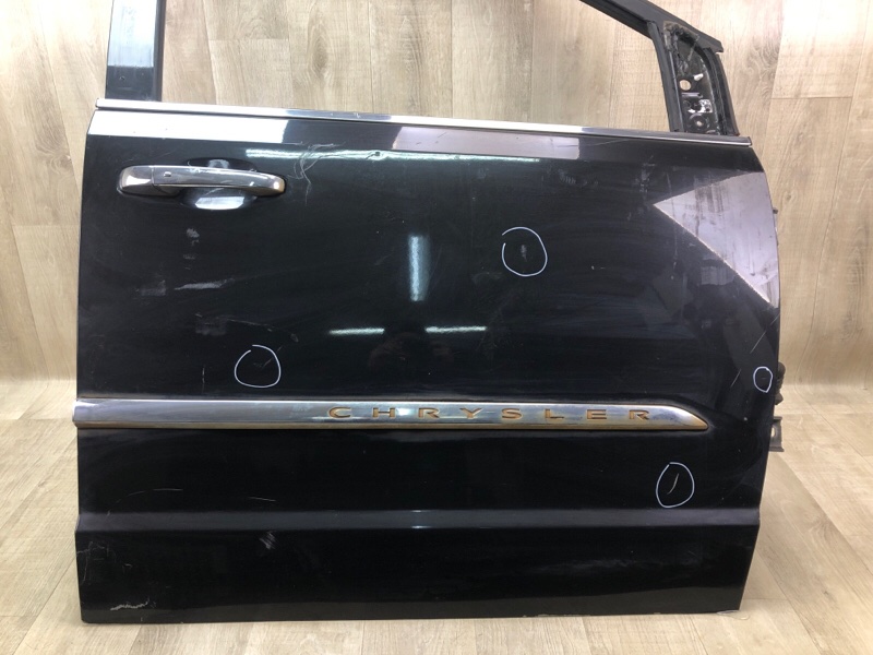 Двері передні праві CHRYSLER TOWN &amp, COUNTRY (RT) 4894916AG — 3