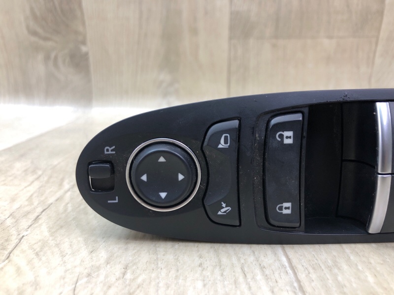 Блок керування склопідіймачами INFINITI QX50 18- 25401-5NA3B — 2