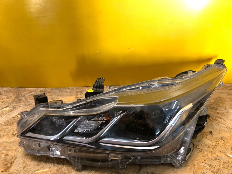 Фара ліва TOYOTA COROLLA E21 19- 81170-02T31