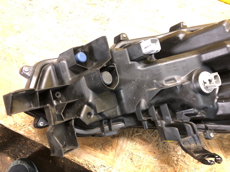 Фара ліва TOYOTA COROLLA E21 19- 81170-02T31 — 3