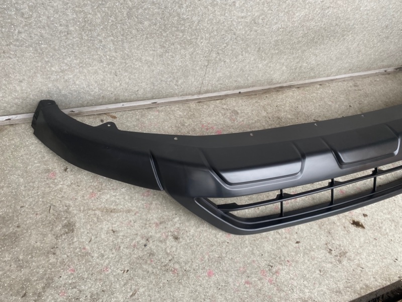 Накладка бампера MITSUBISHI OUTLANDER 21- 6400J891XD — 2
