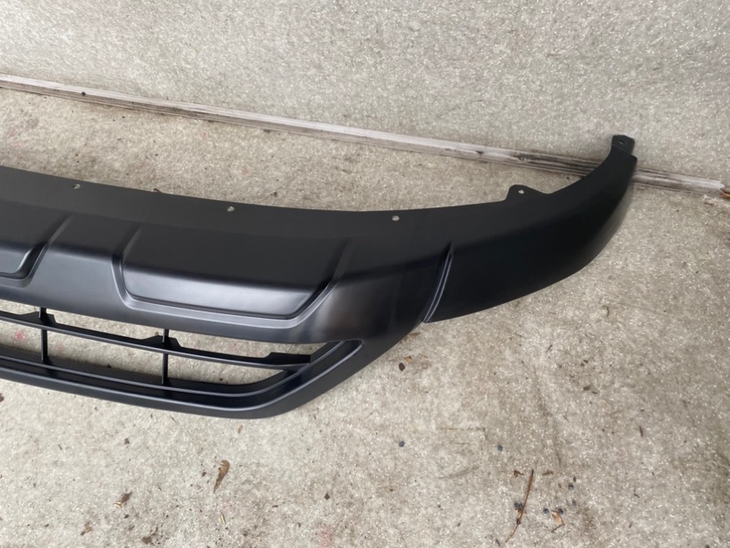 Накладка бампера MITSUBISHI OUTLANDER 21- 6400J891XD — 3
