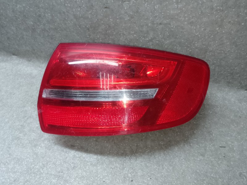 Ліхтар зовнішній правий AUDI A3 03-13 8P4945096E