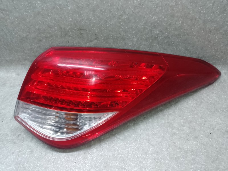 Ліхтар зовнішній правий HYUNDAI i40 15-19 924023Z300