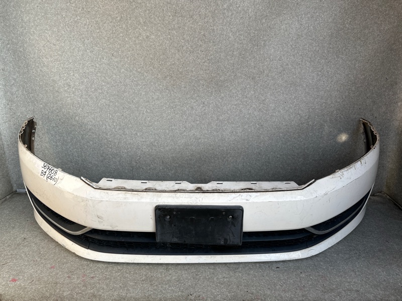 Бампер передній VOLKSWAGEN PASSAT B7 11-15 — 2