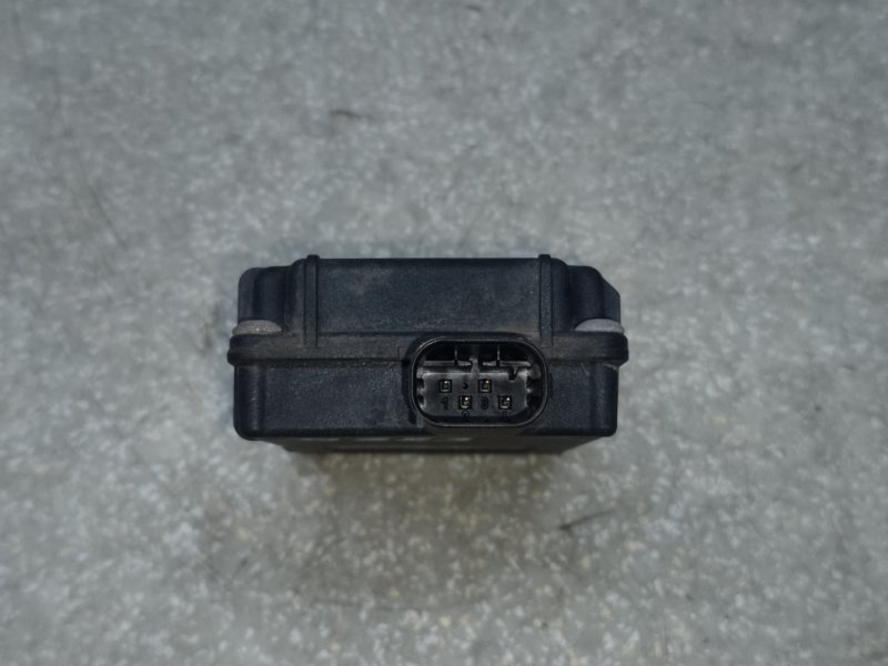 Блок електронний AUDI Q7 05-15 8E0909511A — 3