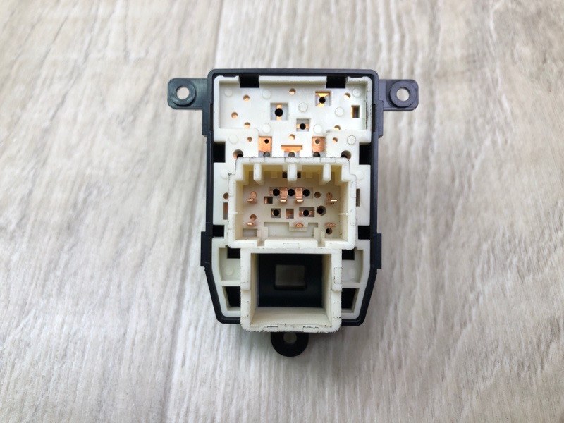 Блок керування склопідіймачами HYUNDAI ELANTRA GD 12-17 93571 A5010 — 4