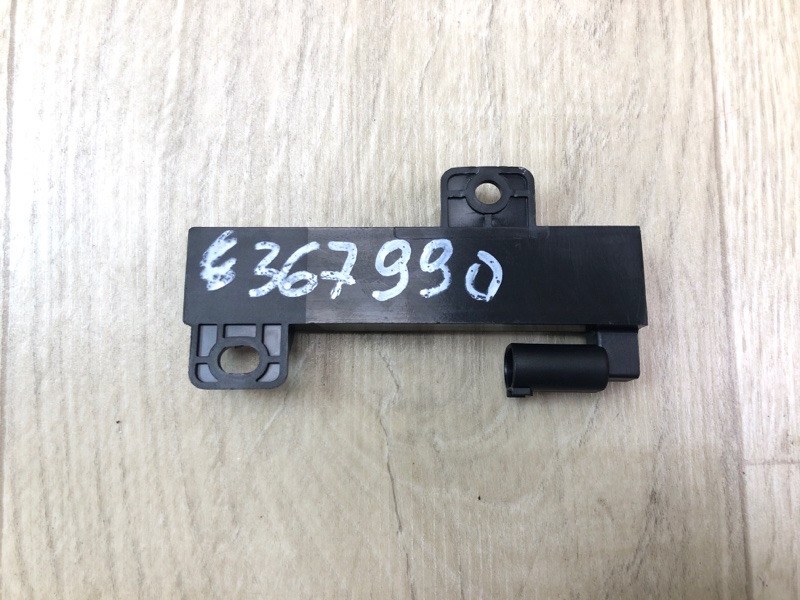 Антена задня права CHRYSLER PACIFICA 16-20 68051 315AB — 3