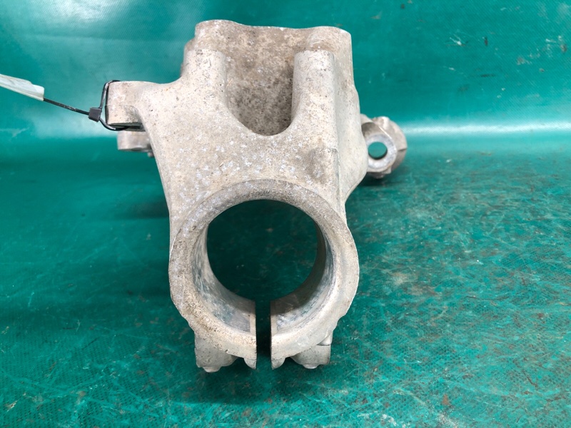 Кулак поворотний передній лівий BMW 3 SERIES (F30) 2012–21 31 21 6 792 287 — 5