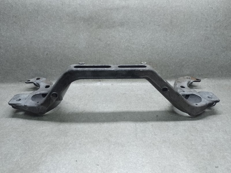 Балка двигуна поперечна AUDI Q7 05-15 7L0199207A — 2