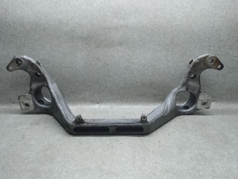 Балка двигуна поперечна AUDI Q7 05-15 7L0199207A — 3