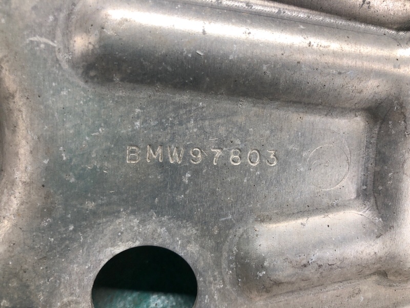 Кронштейн/кріплення балки підвіски заднє праве BMW X6 (F16) 14-20 33 30 6 885 676 — 4