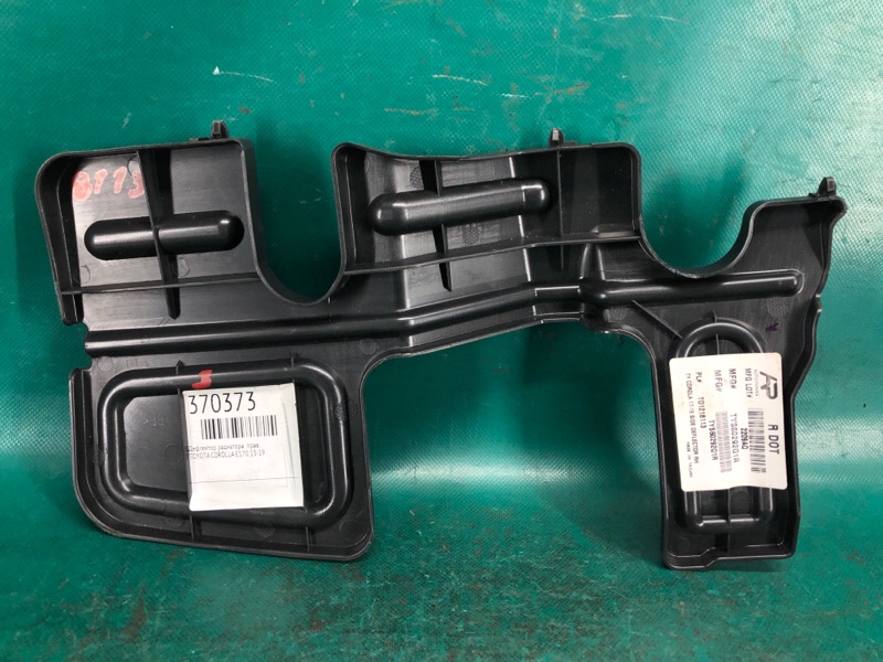 Дефлектор радіатора правий TOYOTA COROLLA E170 13-19 53293-02250 — 2