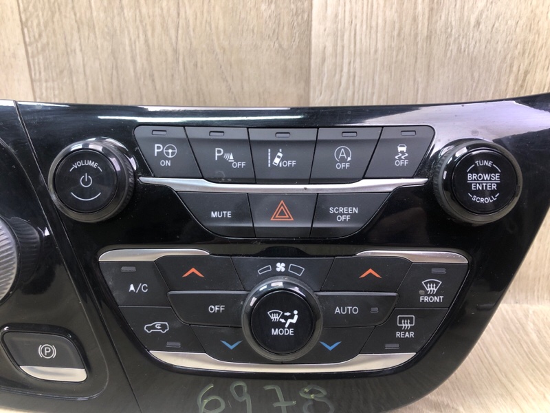Блок керування піччю CHRYSLER PACIFICA 16-20 6EV49 1X8AB — 2