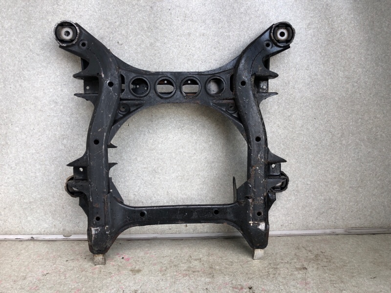 Балка передньої підвіски AUDI Q7 05-15 7L0499030Q — 2