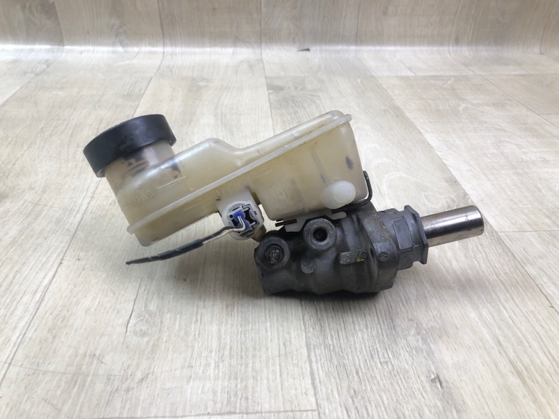 Головний гальмівний циліндр TOYOTA YARIS 00-05 4720752021